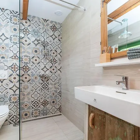 Mannana Haziko Шале *